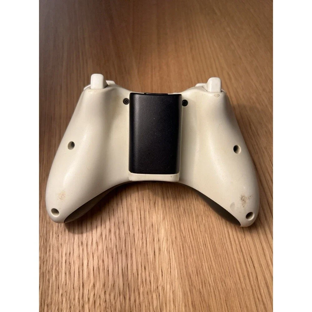 Xbox 360 White Wireless Controller OEM with Black Battery Cover Untested
